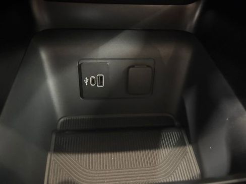 Used 2026 Ford Explorer Active AWD/4WD image 16