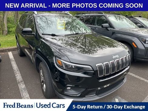 Used 2019 Jeep Cherokee Latitude Plus w/ Cold Weather Group AWD/4WD image 14