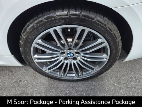 Used 2019 BMW 530e w/ M Sport Package RWD image 13