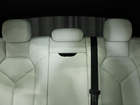 New 2026 Porsche Macan image 39