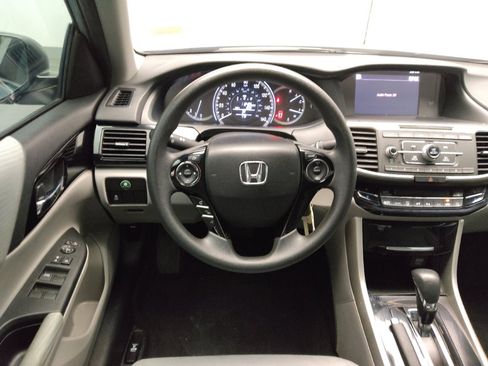 Used 2017 Honda Accord LX image 22
