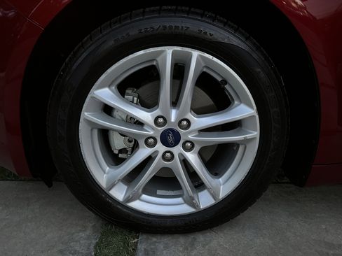 Used 2018 Ford Fusion SE image 17