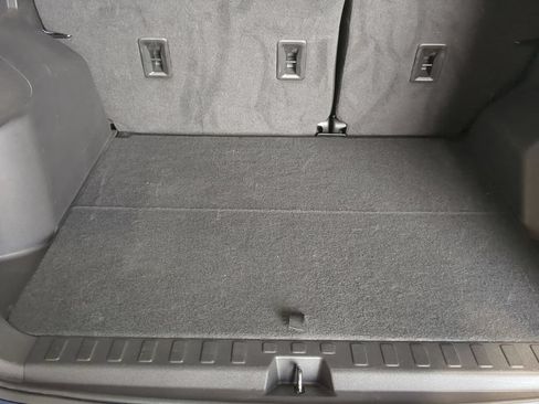 Used 2023 GMC Terrain SLE w/ Driver Convenience Package FWD image 31