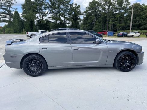 Used 2011 Dodge Charger R/T RWD image 5