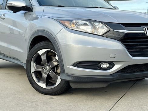 Used 2018 Honda HR-V EX-L image 9