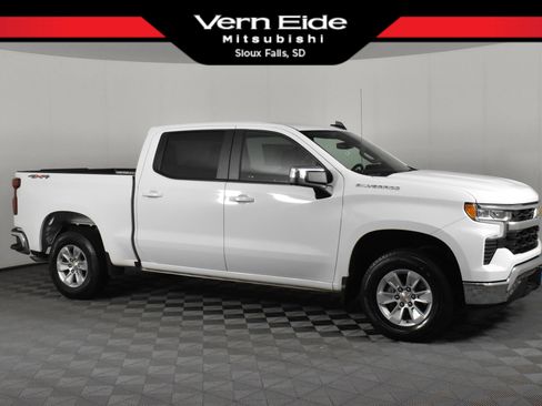 Used 2025 Chevrolet Silverado 1500 LT image 1