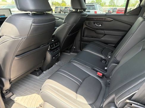 Used 2023 Honda Pilot Elite image 9