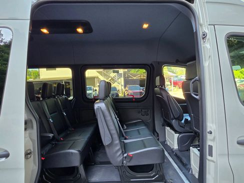 Used 2022 Mercedes-Benz Sprinter 2500 image 30