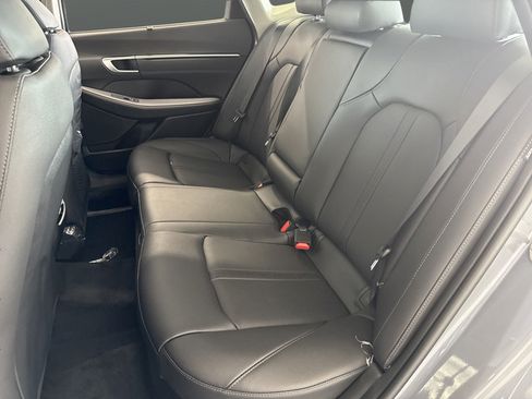 Used 2025 Hyundai Sonata Limited FWD image 32