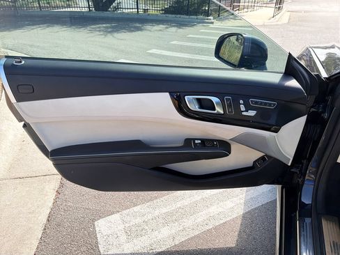 Used 2015 Mercedes-Benz SL 550 image 16