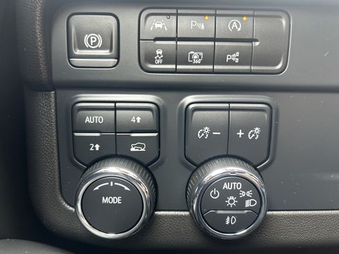 Used 2025 Chevrolet Tahoe RST w/ Comfort Package AWD/4WD image 51