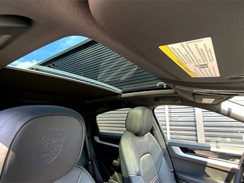 New 2025 Porsche Cayenne Coupe image 32