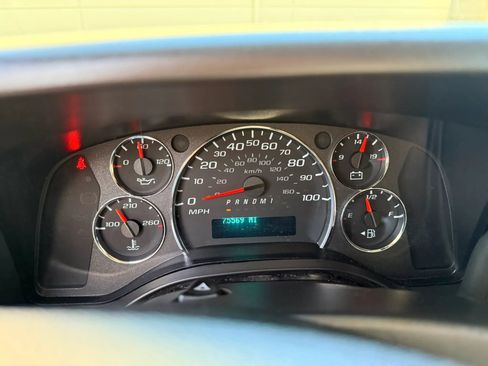 Used 2021 Chevrolet Express 2500 RWD image 26