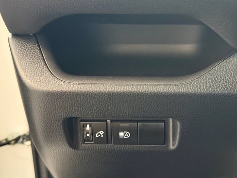 Used 2023 Toyota RAV4 XLE AWD/4WD image 23