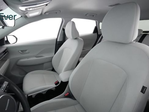 Used 2024 Hyundai Kona SEL FWD image 4