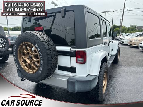 Used 2017 Jeep Wrangler Unlimited Sahara w/ Connectivity Group AWD/4WD image 8