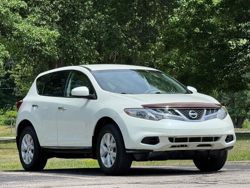 Used 2011 Nissan Murano S FWD image 3