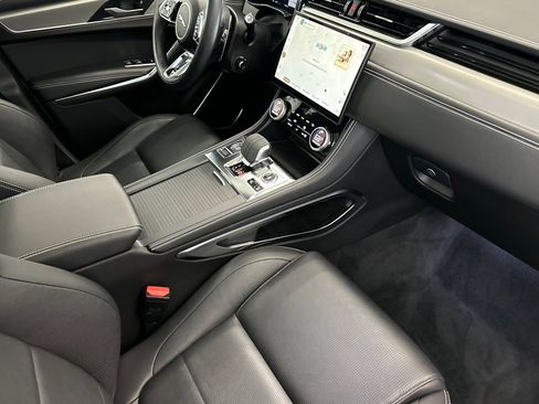 Used 2025 Jaguar F-PACE R-Dynamic S image 32