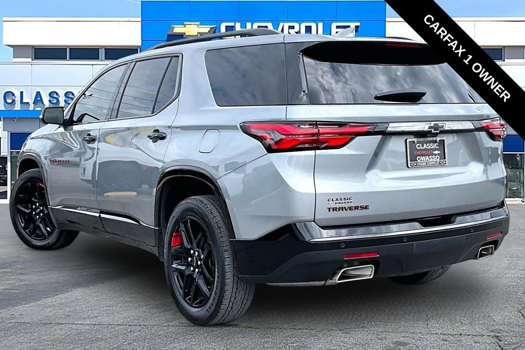 Used 2023 Chevrolet Traverse Premier w/ Redline Edition FWD image 3
