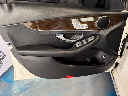 Used 2016 Mercedes-Benz C 300 4MATIC Sedan image 11