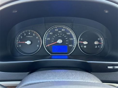 Used 2011 Hyundai Santa Fe Limited w/ Navigation Pkg 4 image 35