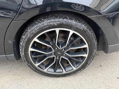 Used 2018 Ford Taurus SEL w/ Equipment Group 201A image 9