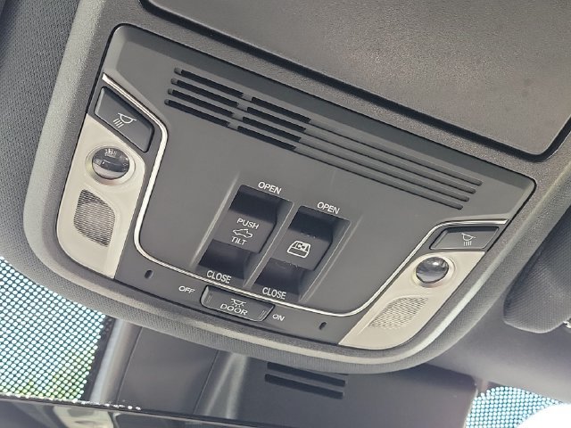 Used 2025 Honda Ridgeline Black Edition image 32
