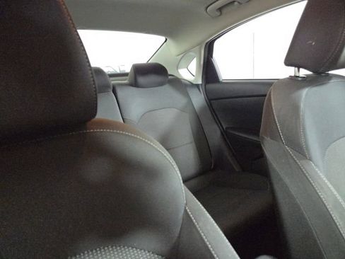 Used 2020 Kia Forte LXS image 19