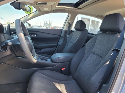 Used 2023 Honda Accord EX image 10