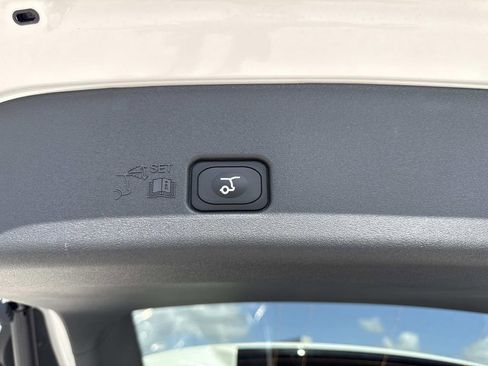 New 2026 Lincoln Nautilus Premier image 12