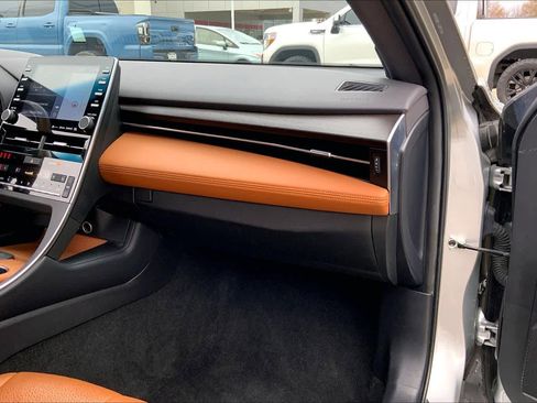 Used 2020 Toyota Avalon Limited w/ Advanced Safety Package image 18