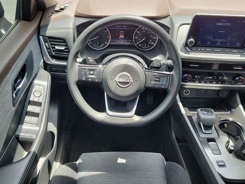 Used 2023 Nissan Rogue SV FWD image 15