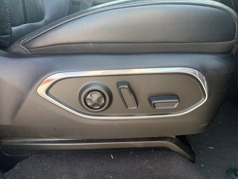 Used 2024 Jeep Wagoneer Series II w/ Flexible Seating Group AWD/4WD image 15