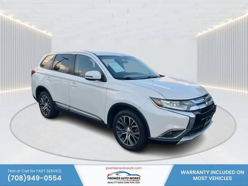 Used 2016 Mitsubishi Outlander SE AWD/4WD image 3