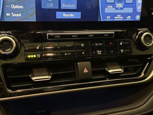 Used 2020 Toyota Highlander Platinum FWD image 28