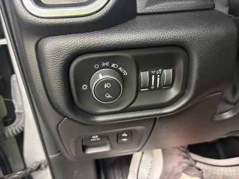 Used 2021 RAM 1500 Laramie AWD/4WD image 32