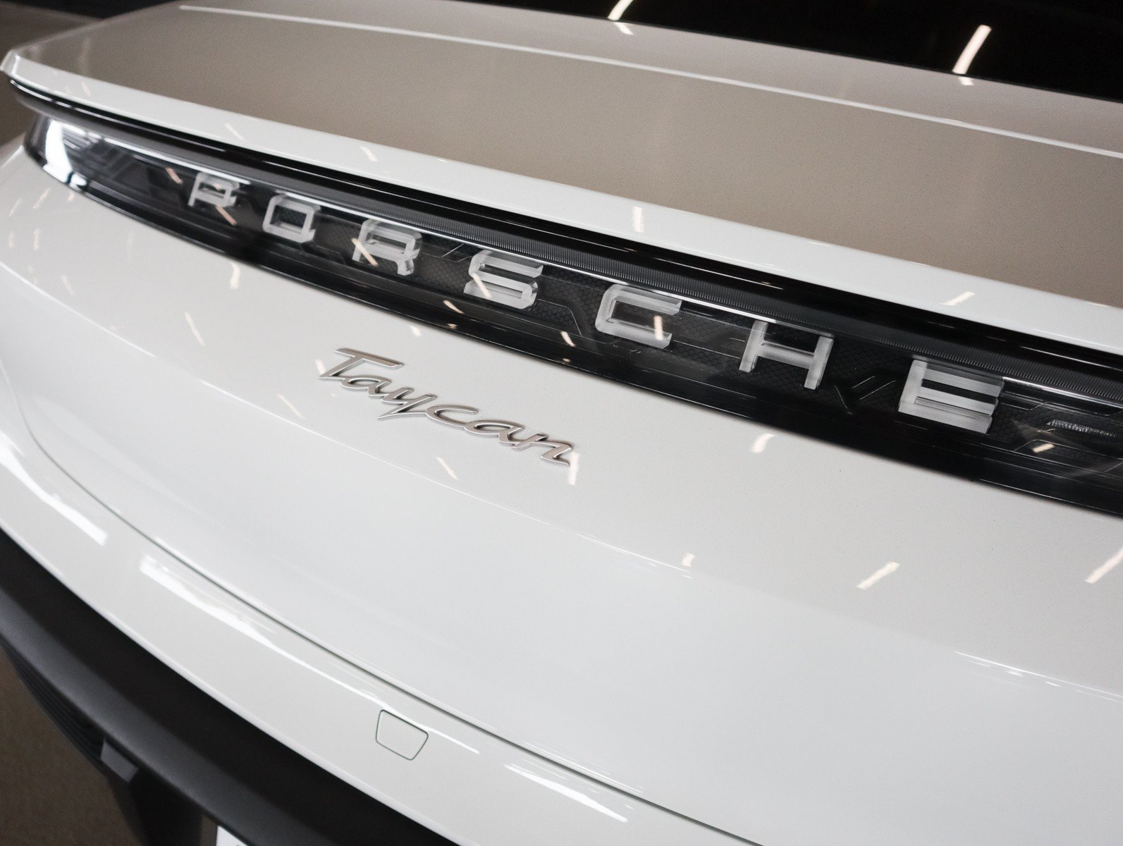 Certified 2024 Porsche Taycan w/ Premium Package RWD image 27