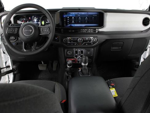 New 2026 Jeep Wrangler Unlimited Rubicon AWD/4WD image 8