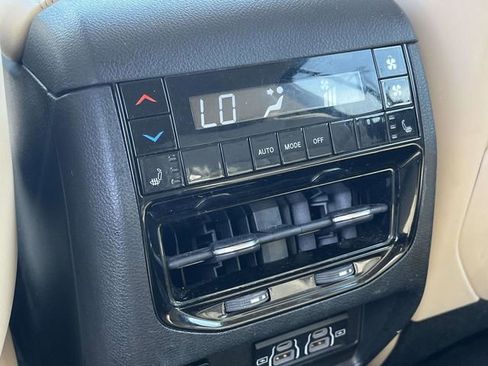 Used 2021 Jeep Grand Cherokee L Limited AWD/4WD image 21