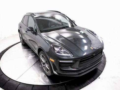 Certified 2022 Porsche Macan image 39