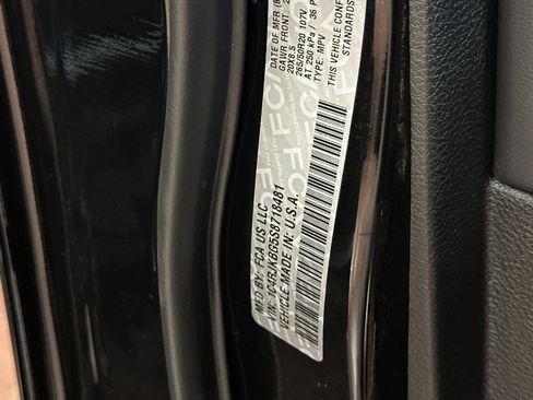 New 2025 Jeep Grand Cherokee L Limited w/ Black Appearance Package image 28