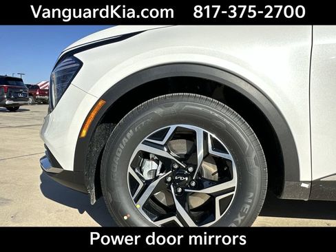 Certified 2025 Kia Sportage LX image 21