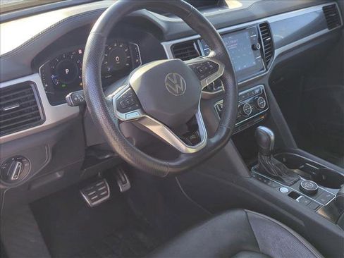 Used 2023 Volkswagen Atlas SEL Premium image 9