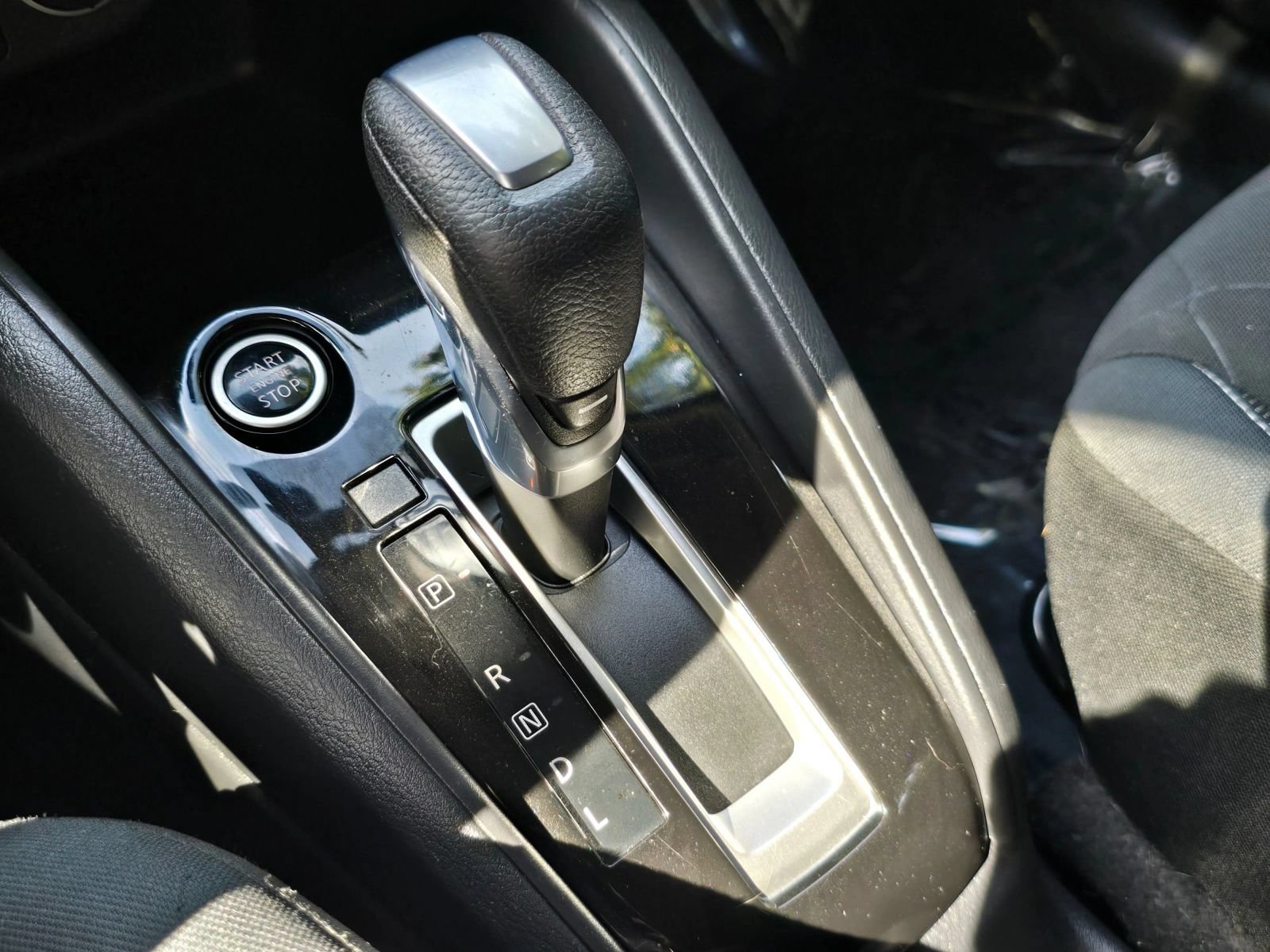 Used 2020 Nissan Kicks S FWD image 31