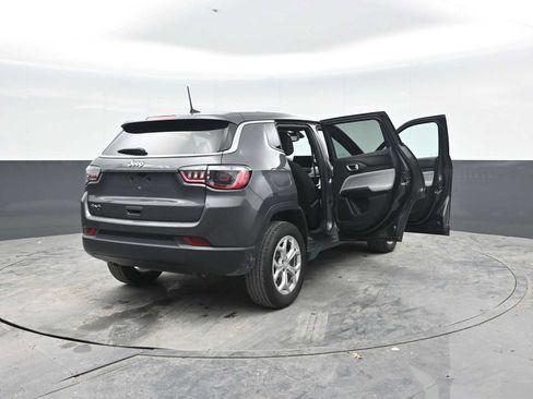 Used 2024 Jeep Compass Sport AWD/4WD image 42
