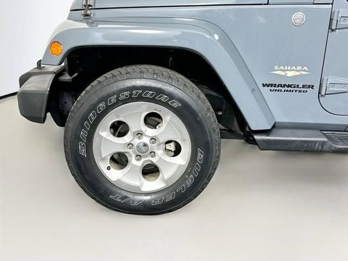 Used 2015 Jeep Wrangler Unlimited Sahara w/ Dual Top Group image 28