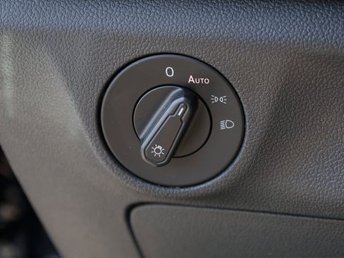 Used 2019 Volkswagen Jetta SE image 30