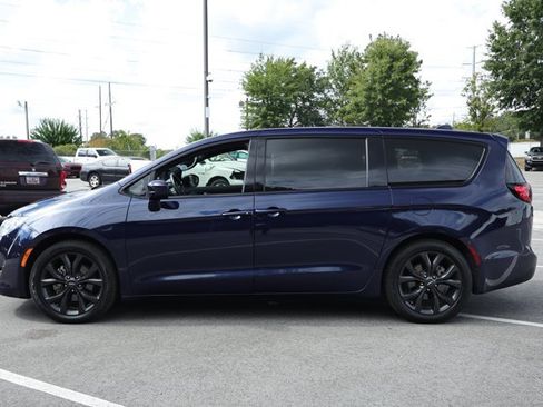 Used 2019 Chrysler Pacifica Touring Plus w/ S Appearance Package FWD image 5