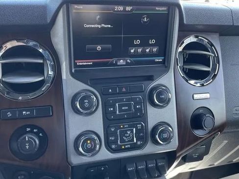 Used 2015 Ford F250 Lariat w/ Lariat Interior Package image 15