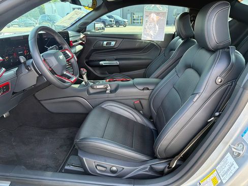Used 2025 Ford Mustang GT Premium w/ GT Performance Package RWD image 18